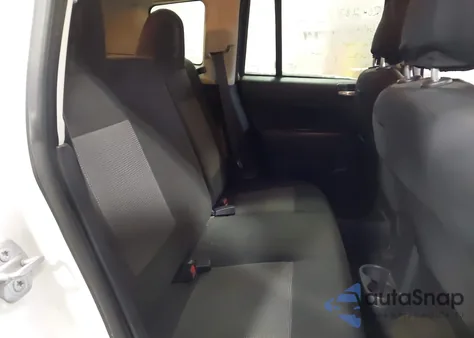 2016 Jeep Compass Sport z USA, uszkodzony, nr VIN 1C4NJDBB6GD631458